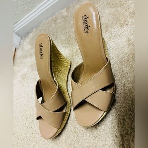 Charles David nude wedges - new